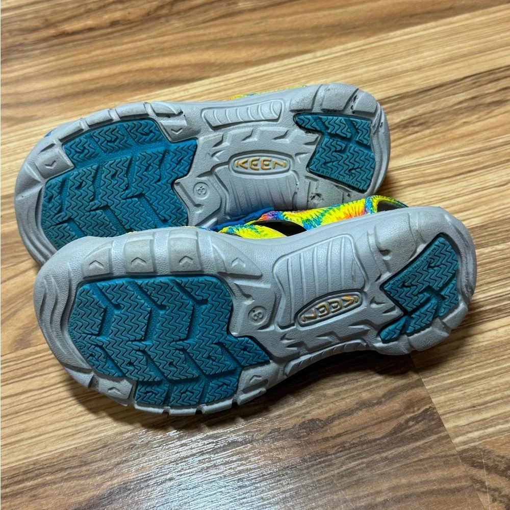 Keen Kids' Full Rubber Rainbow Sandals, sz 3Y